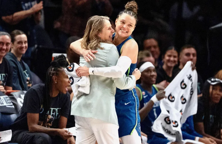 McBride sets WNBA mark with 10 threes